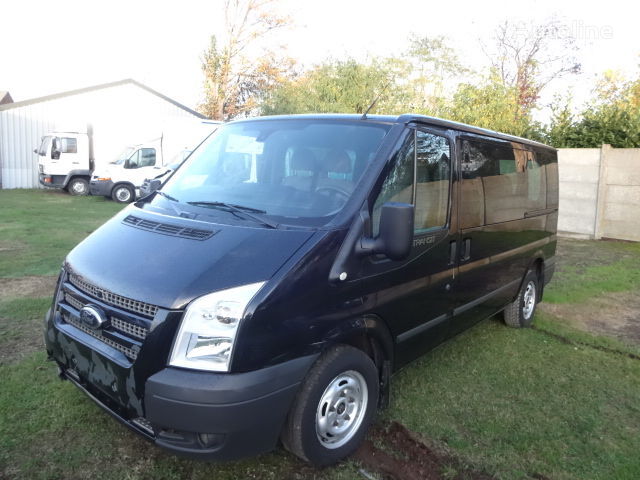 cestující minibus Ford Transit Minibus 125T300