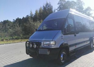 cestující minibus RENAULT Mascot
