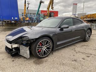 poškozený sedan Porsche TAYCAN 4S Performance/Plus