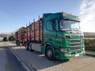 nákladní vozidlo na přepravu dřeva SCANIA R500