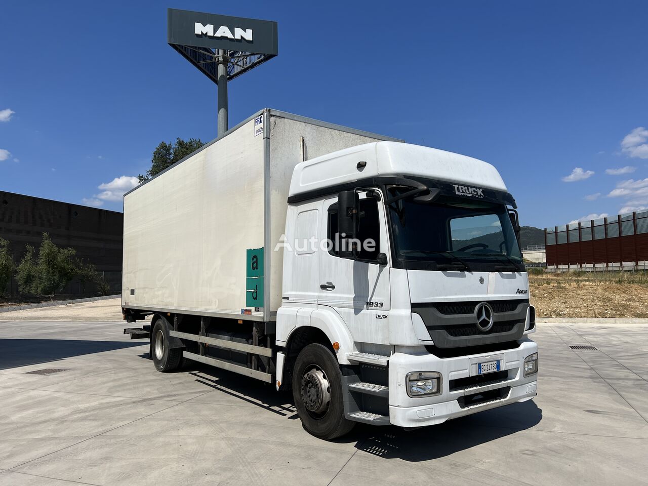 nákladní vozidlo izotermický Mercedes-Benz AXOR 1833 T21-089