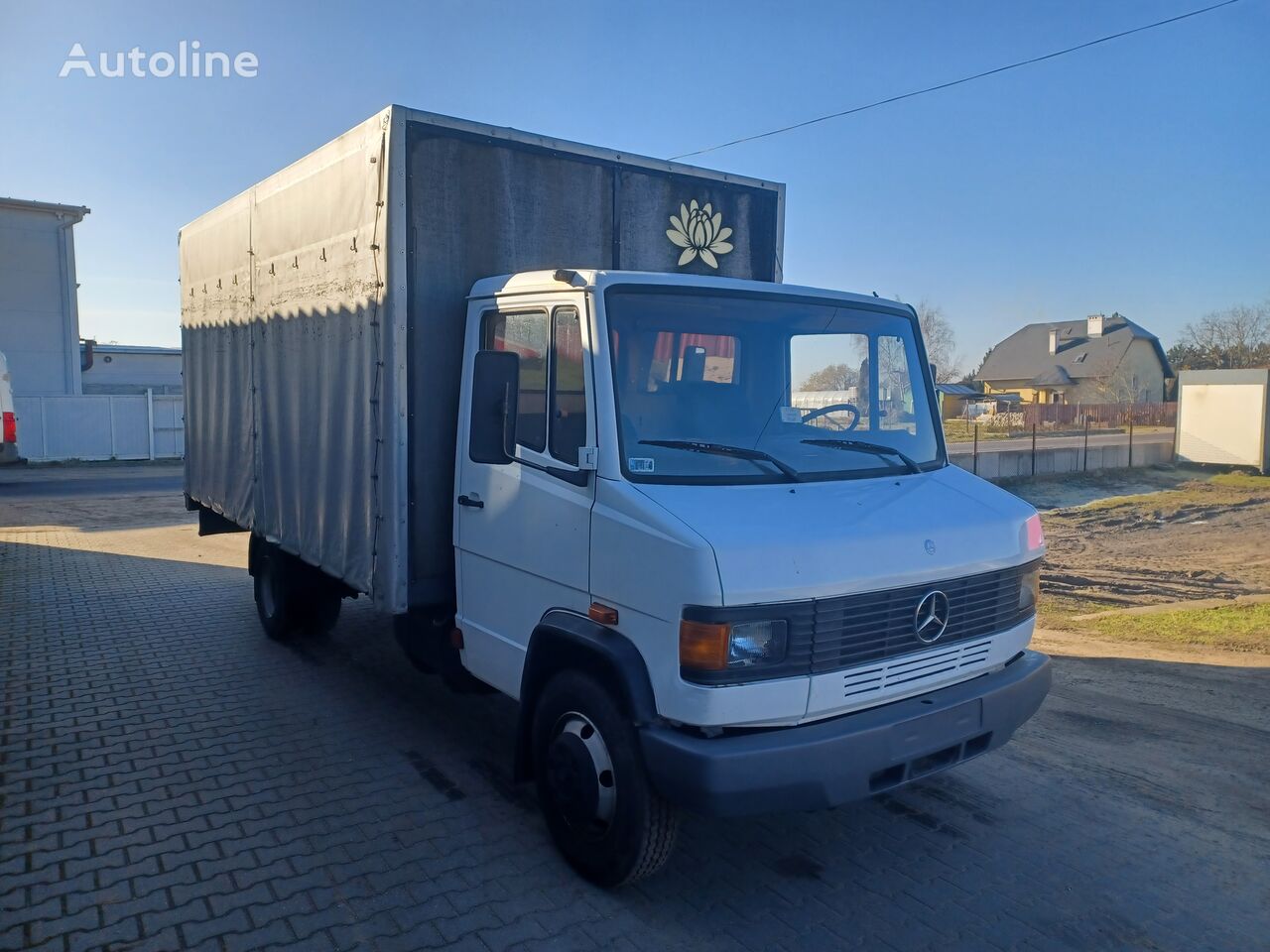 nákladní vozidlo plachta Mercedes-Benz 811 VARIO